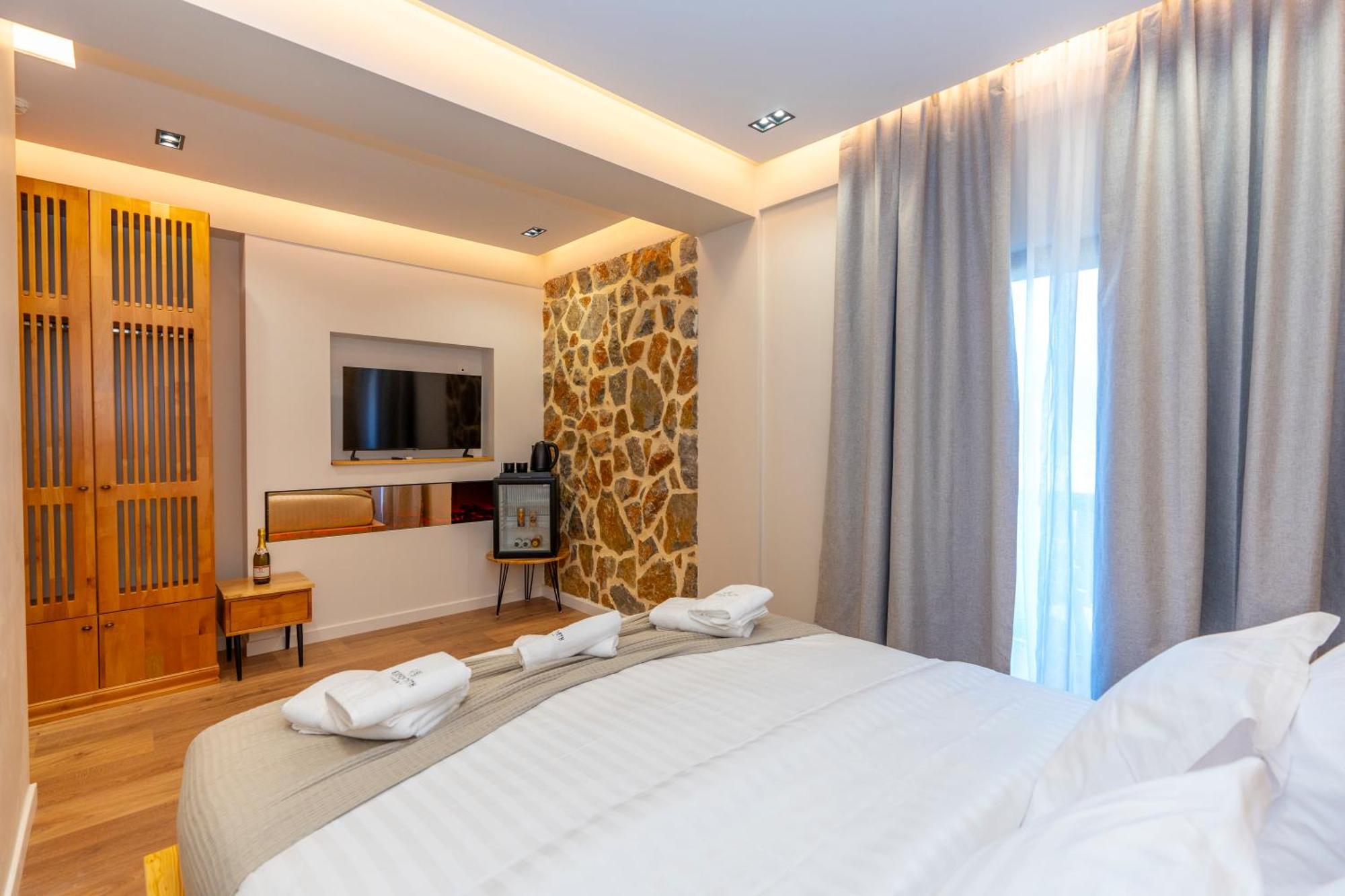 Hotel Jezerca Теті Екстер'єр фото