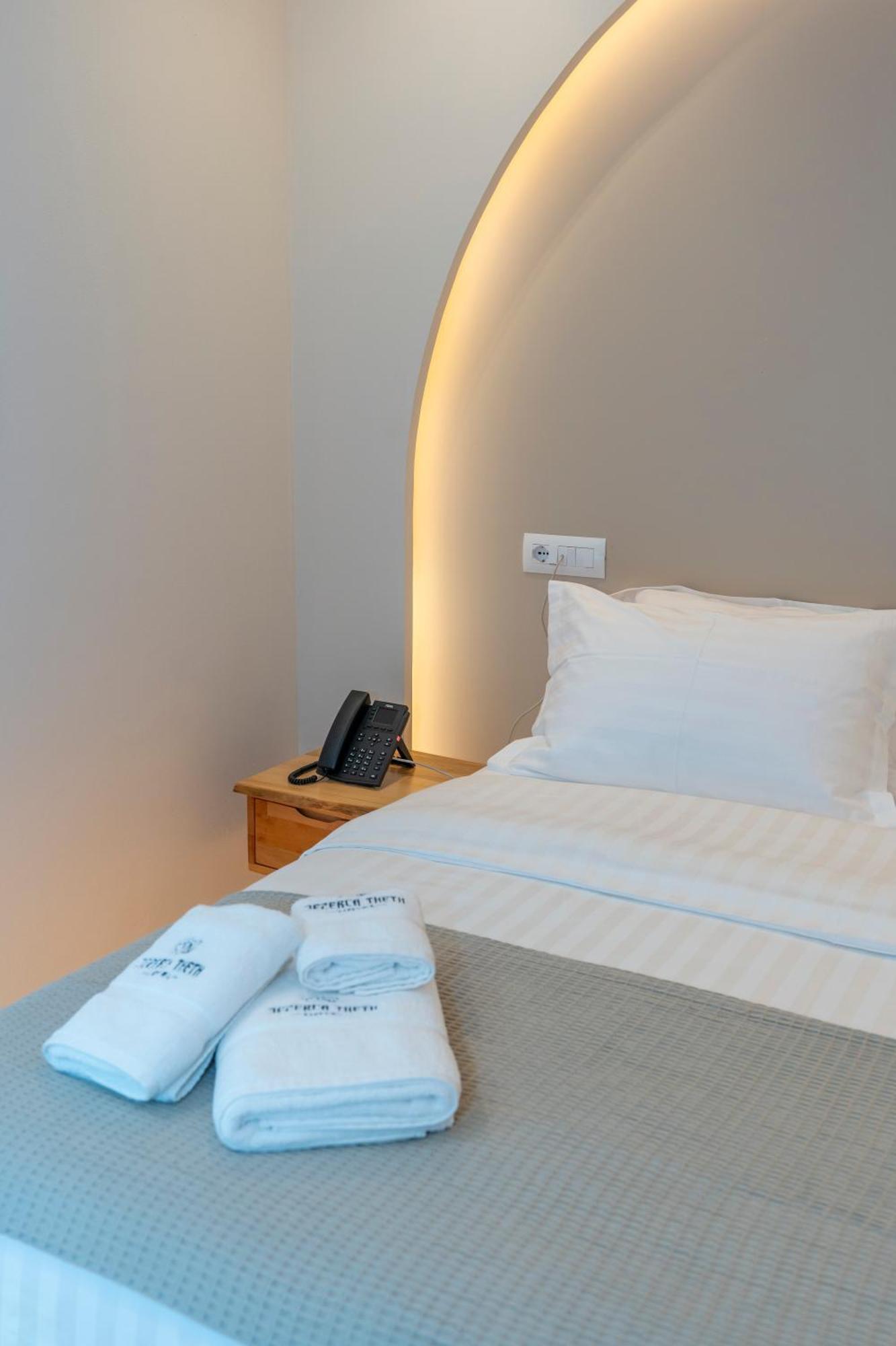 Hotel Jezerca Теті Екстер'єр фото