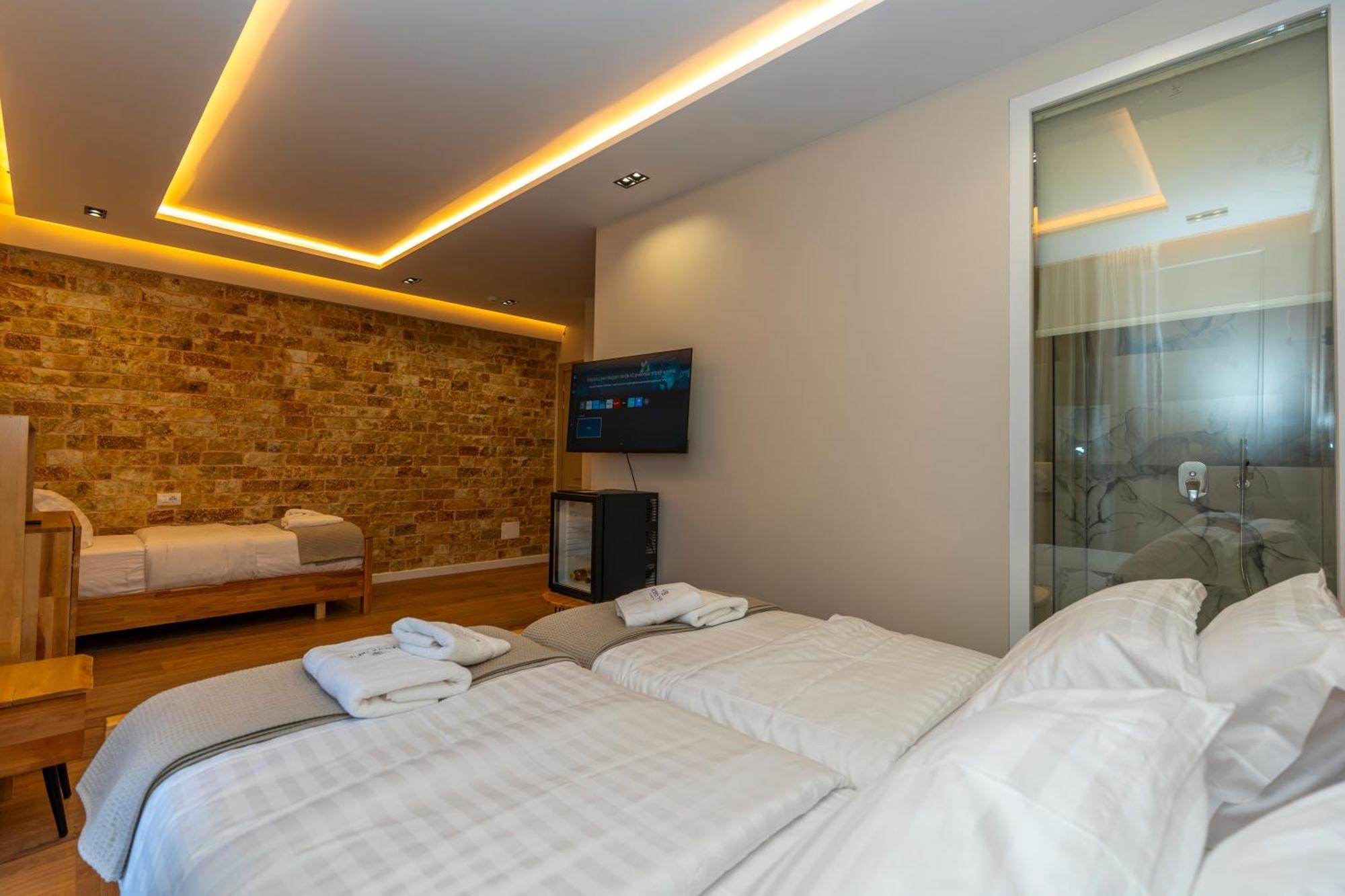 Hotel Jezerca Теті Екстер'єр фото