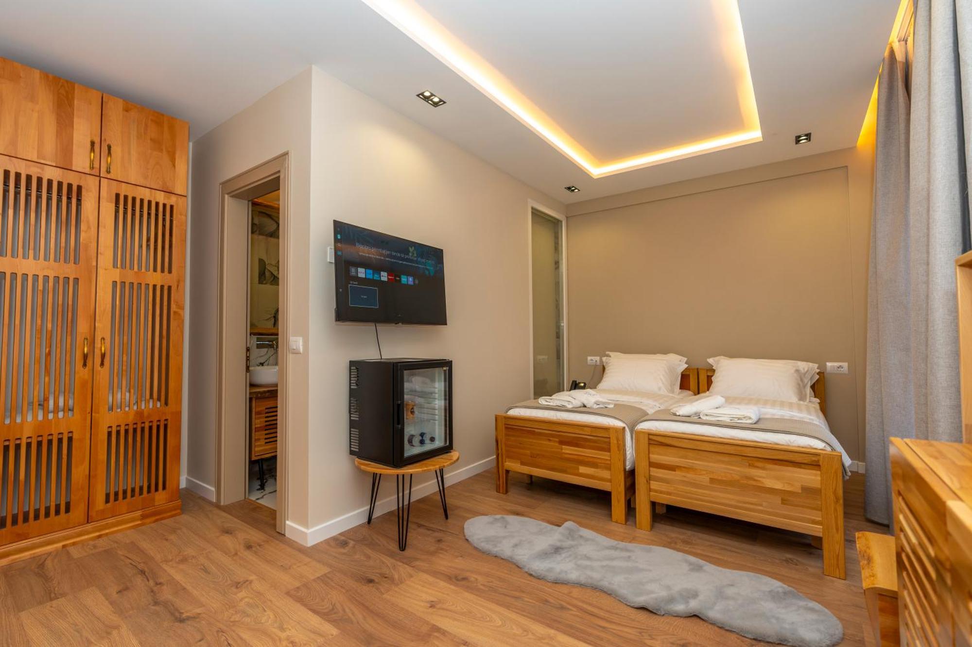 Hotel Jezerca Теті Екстер'єр фото