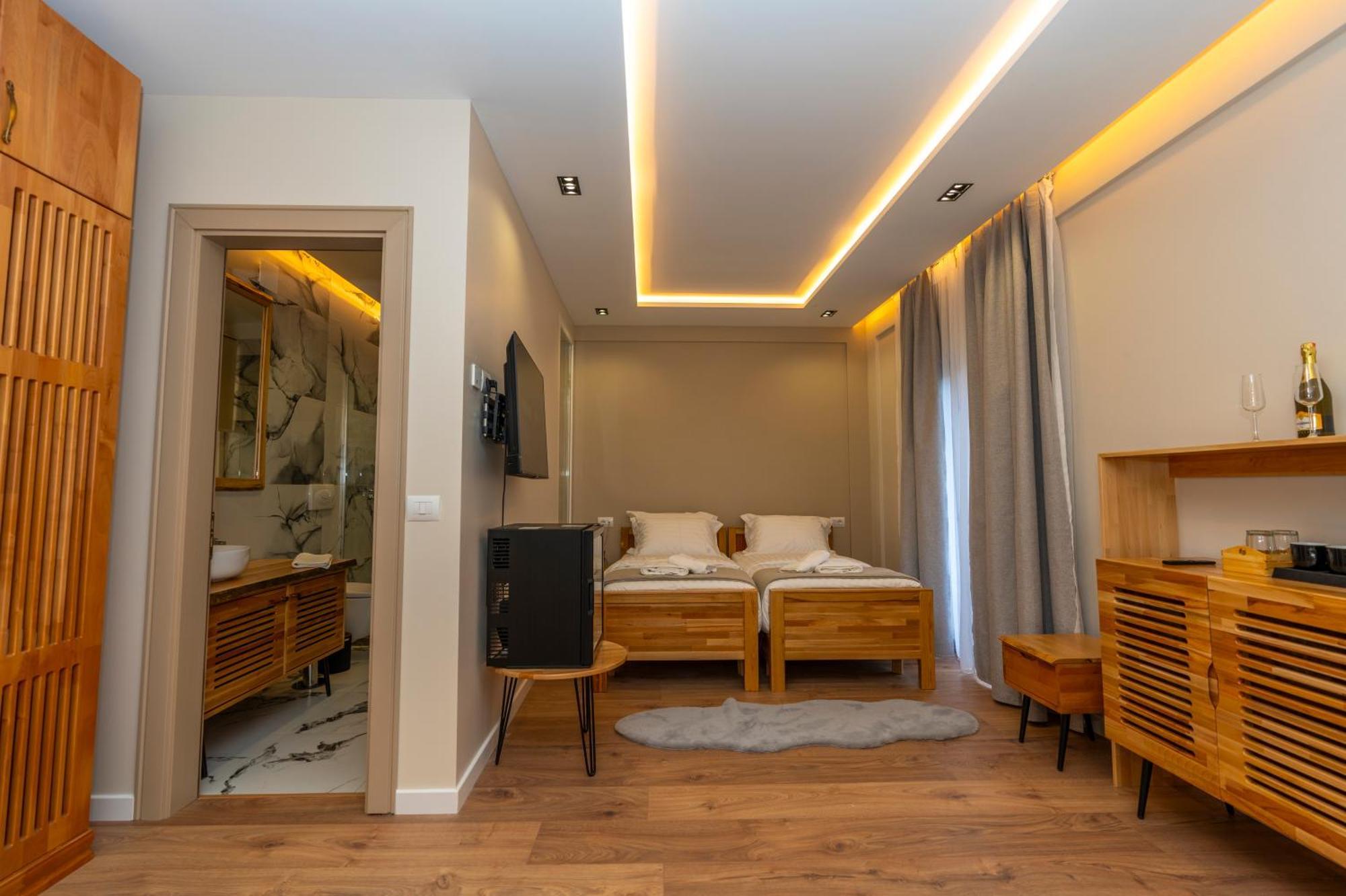 Hotel Jezerca Теті Екстер'єр фото